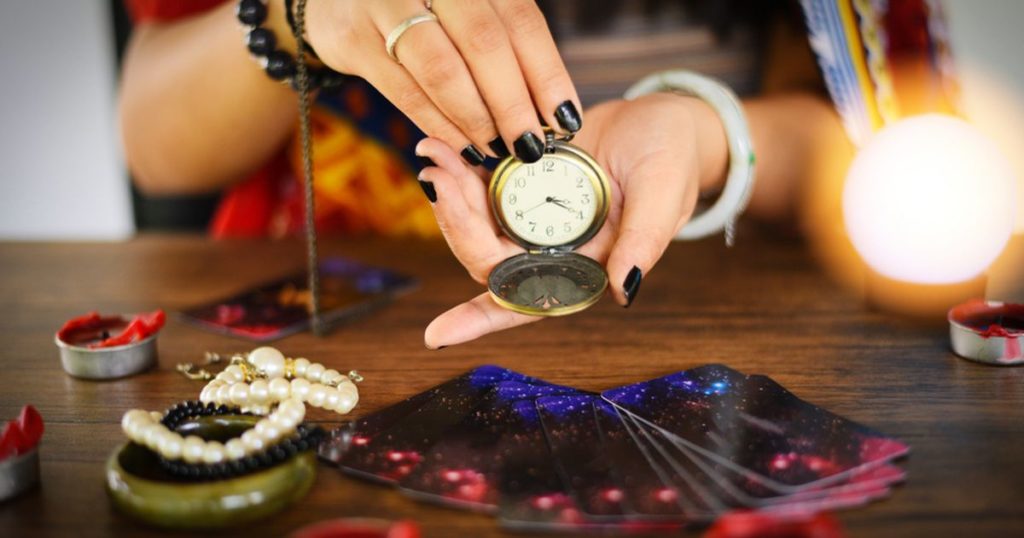 HOW TO CHOOSE THE RIGHT PSYCHIC FOR YOU​